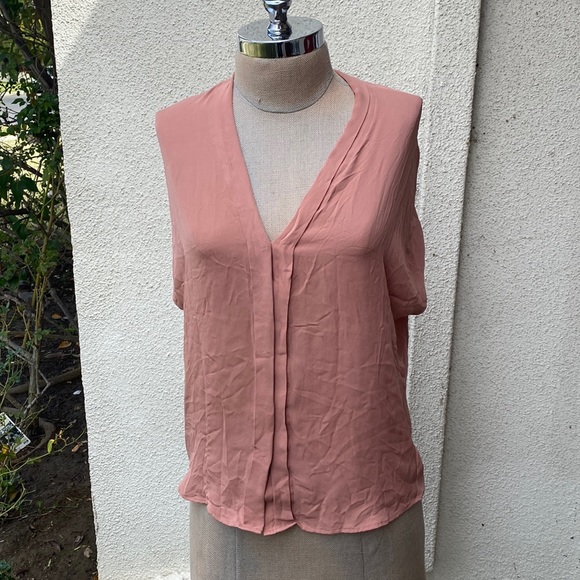 Vince 100% silk thin stunning blouse from Neiman’s Gorgeous! - Picture 2 of 8